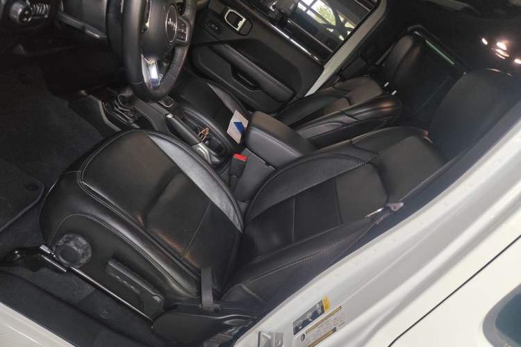 Used Jeep Wrangler 2022 2.0T High Altitude Four-Door Edition Left Front Seat