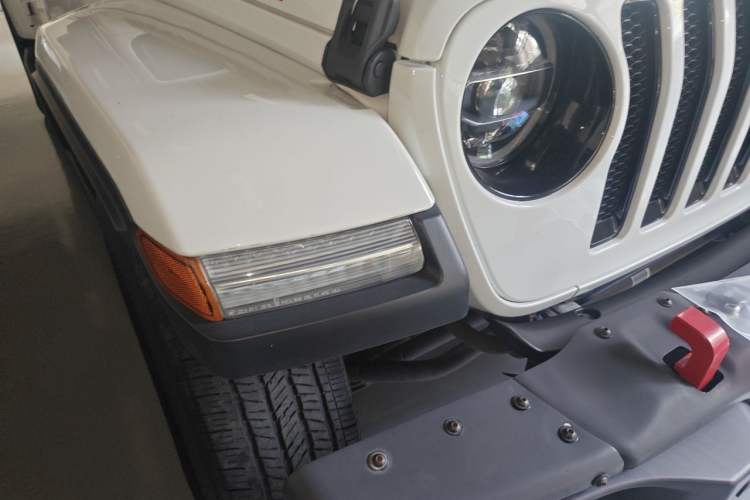 Used Jeep Wrangler 2022 2.0T High Altitude Four-Door Edition Right Front Headlight