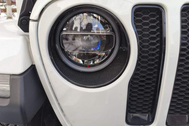 Used Jeep Wrangler 2022 2.0T High Altitude Four-Door Edition Right Front Headlight
