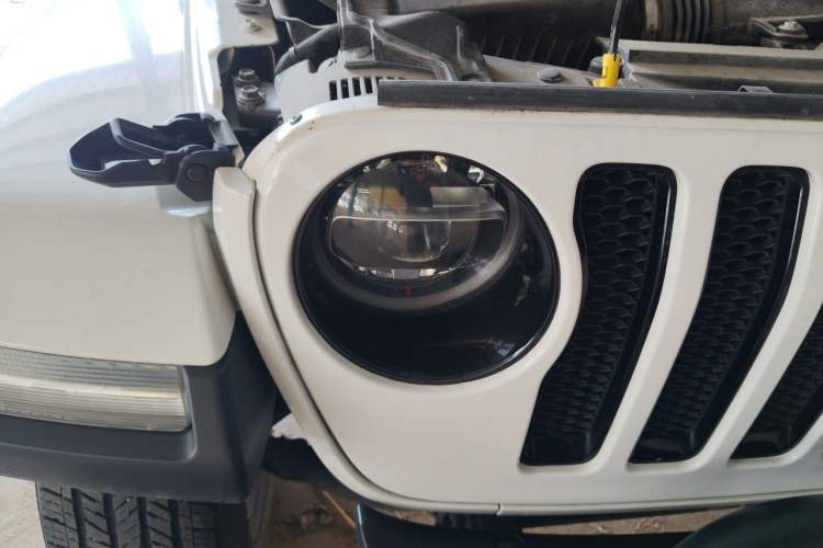 Used Jeep Wrangler 2022 2.0T High Altitude Four-Door Edition Right Front Headlight