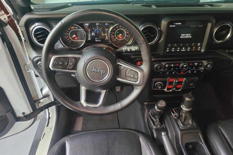 Used Jeep Wrangler 2022 2.0T High Altitude Four-Door Edition Steering Wheel