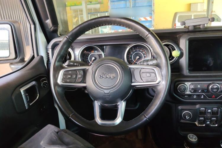 Used Jeep Wrangler 2022 2.0T High Altitude Four-Door Edition Steering Wheel