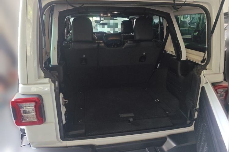 Used Jeep Wrangler 2022 2.0T High Altitude Four-Door Edition Trunk