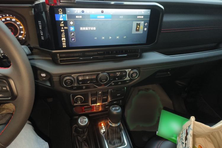 Used Jeep Wrangler 2024 2.0T Robin Hood Four-Door Edition Audio And AC Panel