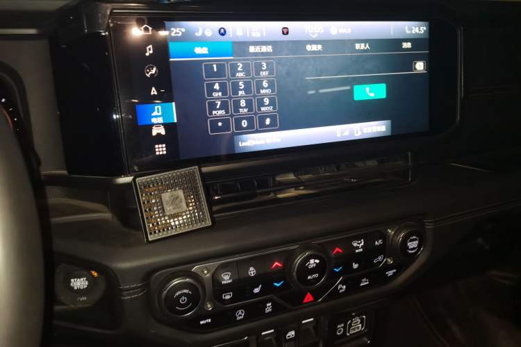 Used Jeep Wrangler 2024 2.0T Robin Hood Four-Door Edition Audio And AC Panel