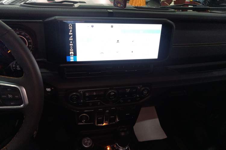 Used Jeep Wrangler 2024 2.0T Sahara Four-Door Edition Audio And AC Panel