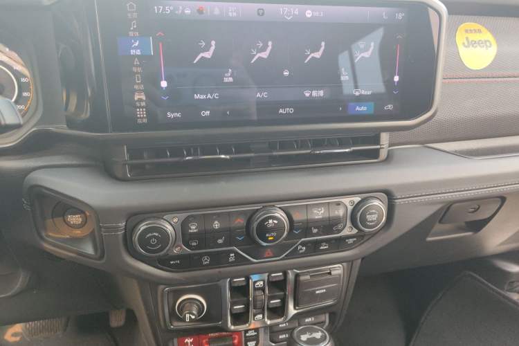 Used Jeep Wrangler 2024 2.0T Robin Hood Four-Door Edition Audio And AC Panel