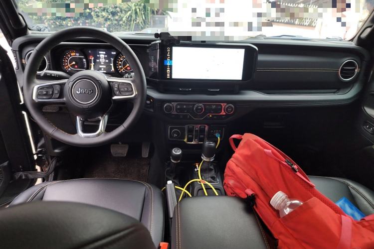 Used Jeep Wrangler 2024 2.0T Sahara Four-Door Edition Center Console