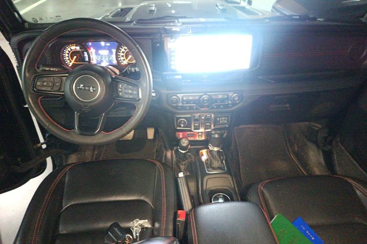 Used Jeep Wrangler 2024 2.0T Robin Hood Four-Door Edition Center Console