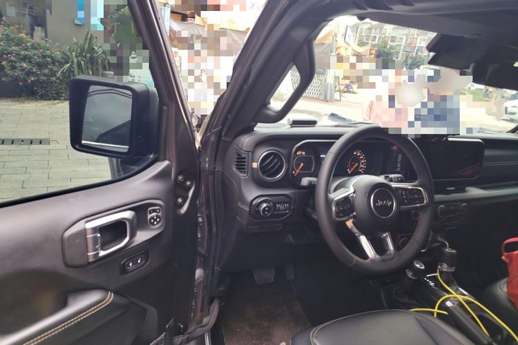 Used Jeep Wrangler 2024 2.0T Sahara Four-Door Edition Driver Seat