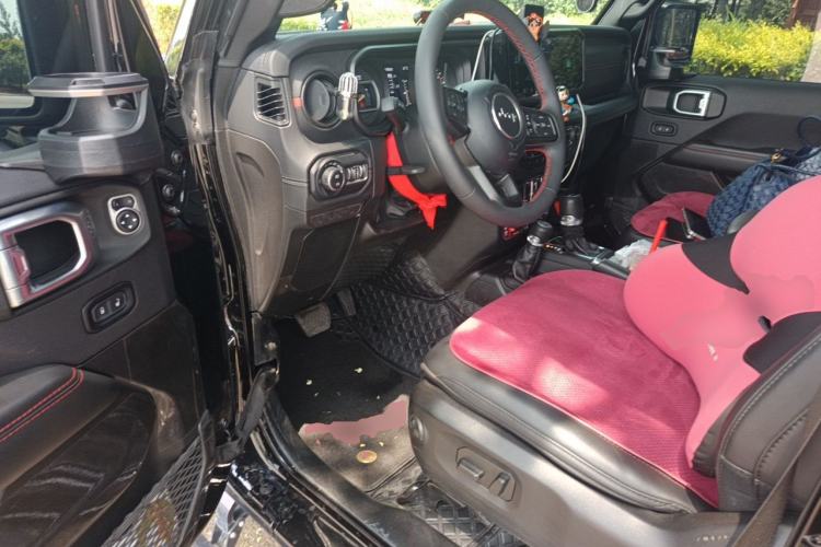 Used Jeep Wrangler 2024 2.0T Robin Hood Four-Door Edition Driver Seat