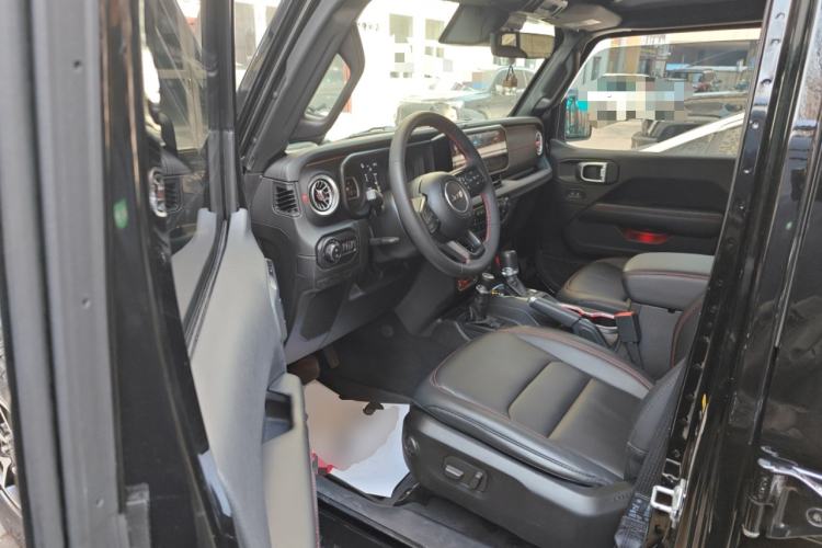 Used Jeep Wrangler 2024 2.0T Robin Hood Four-Door Edition Driver Seat
