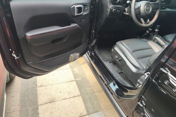 Used Jeep Wrangler 2024 2.0T Robin Hood Four-Door Edition Driver Seat