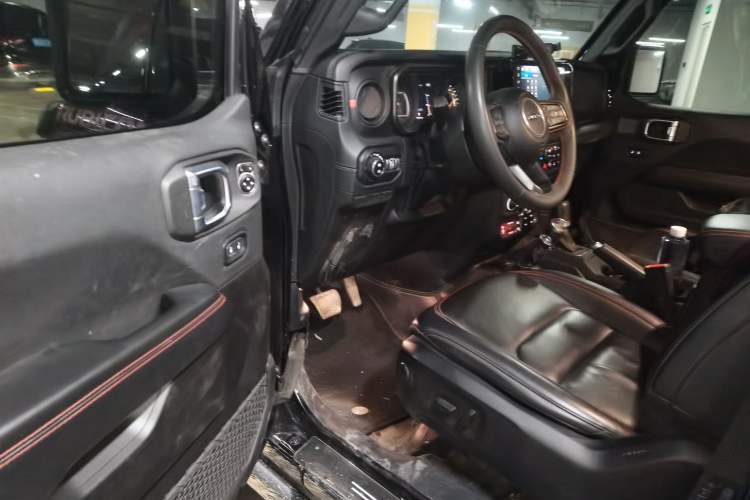 Used Jeep Wrangler 2024 2.0T Robin Hood Four-Door Edition Driver Seat