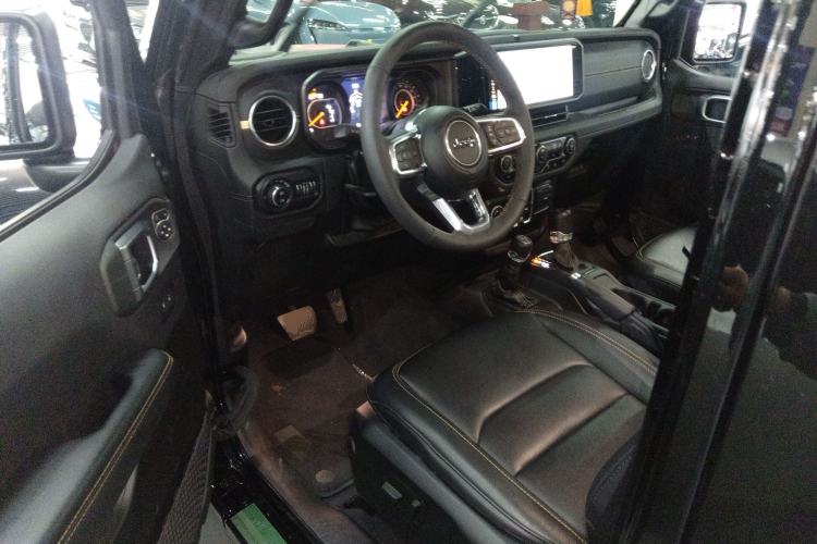 Used Jeep Wrangler 2024 2.0T Sahara Four-Door Edition Driver Seat