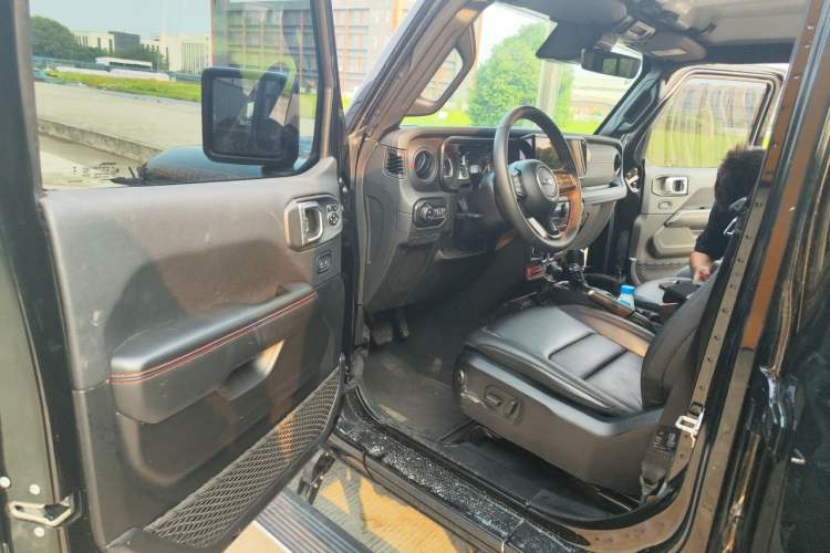 Used Jeep Wrangler 2024 2.0T Robin Hood Four-Door Edition Driver Seat