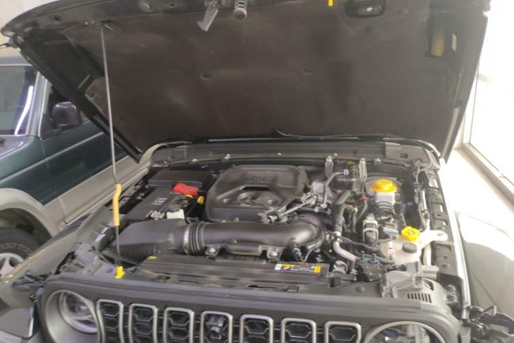 Used Jeep Wrangler 2024 2.0T Sahara Four-Door Edition Engine Bay