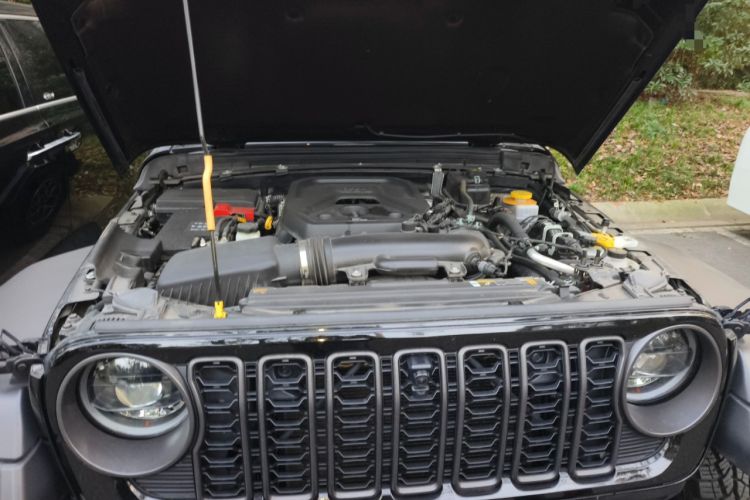 Used Jeep Wrangler 2024 2.0T Robin Hood Four-Door Edition Engine Bay