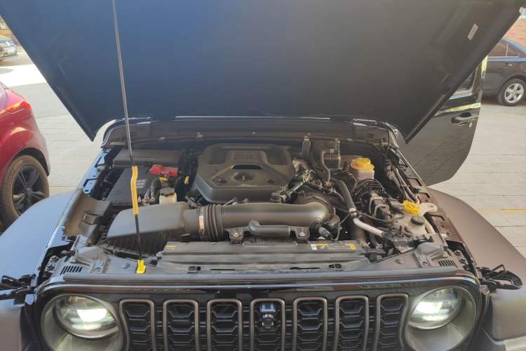 Used Jeep Wrangler 2024 2.0T Robin Hood Four-Door Edition Engine Bay