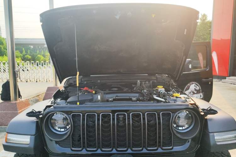 Used Jeep Wrangler 2024 2.0T Robin Hood Four-Door Edition Engine Bay