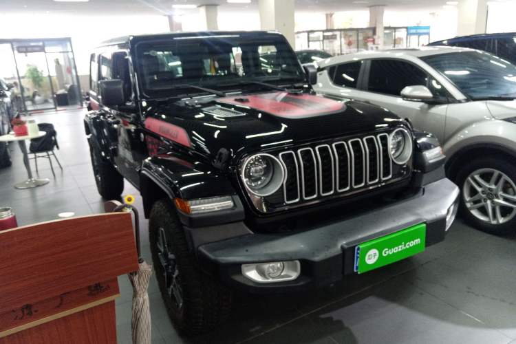 Used Jeep Wrangler 2024 2.0T Sahara Four-Door Edition Exterior 1