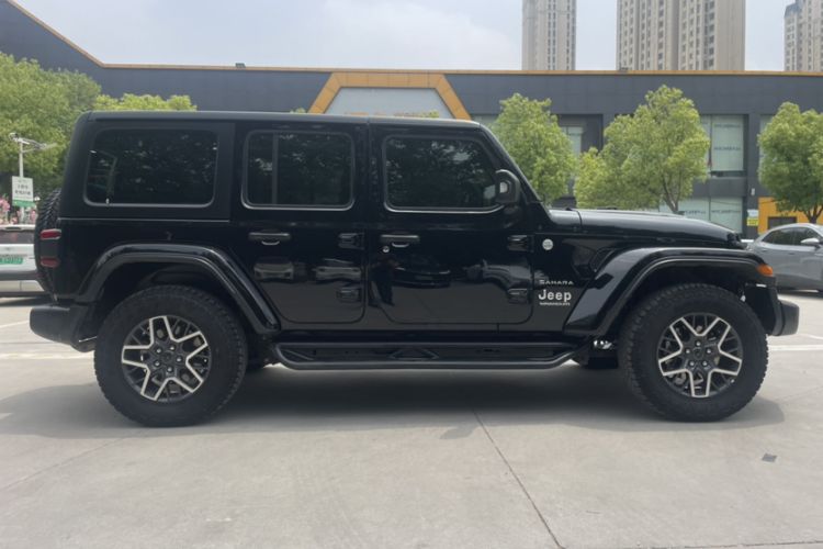 Used Jeep Wrangler 2024 2.0T Sahara Four-Door Edition Exterior 2