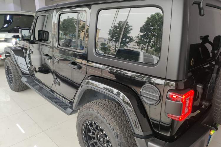 Used Jeep Wrangler 2024 2.0T Sahara Four-Door Edition Exterior 2