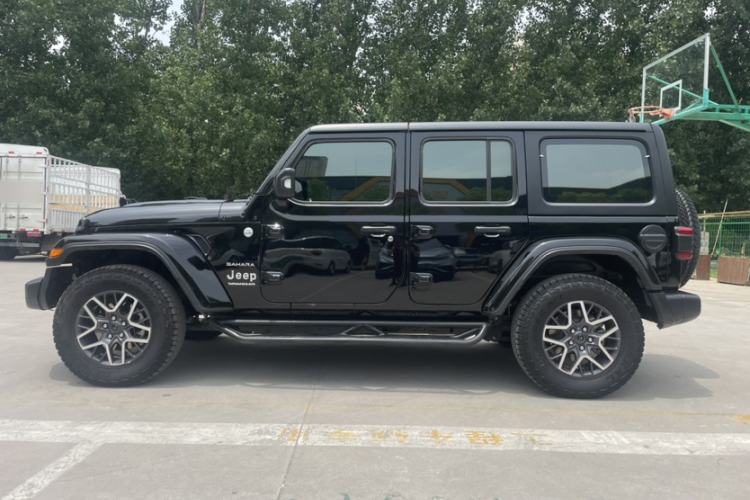 Used Jeep Wrangler 2024 2.0T Sahara Four-Door Edition Exterior 3