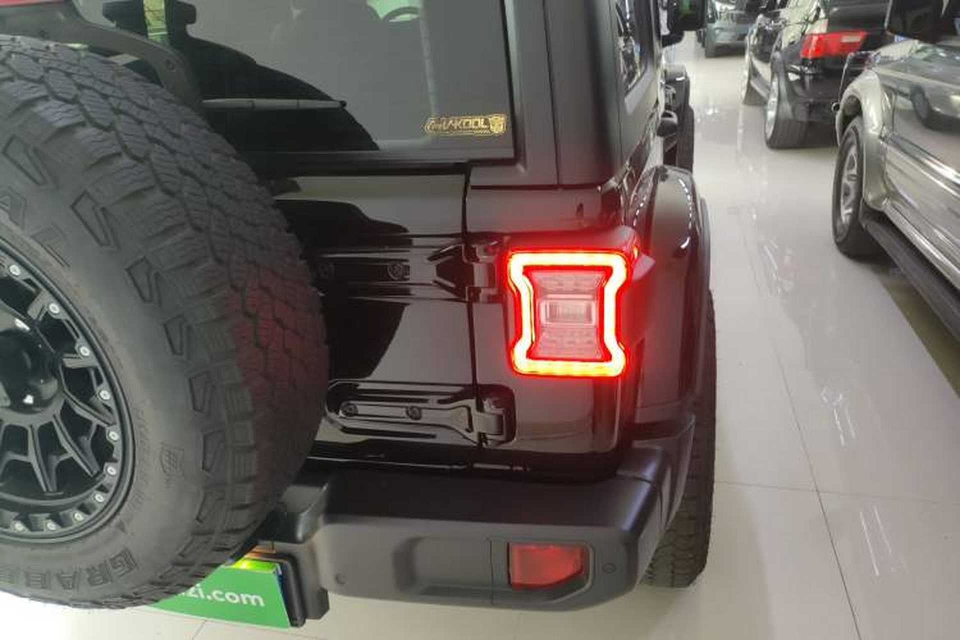 Used Jeep Wrangler 2024 2.0T Sahara Four-Door Edition Exterior 3
