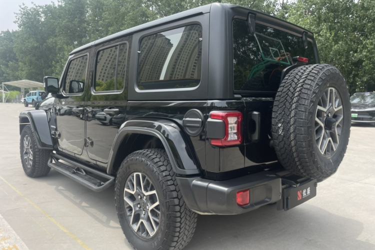 Used Jeep Wrangler 2024 2.0T Sahara Four-Door Edition Exterior 4