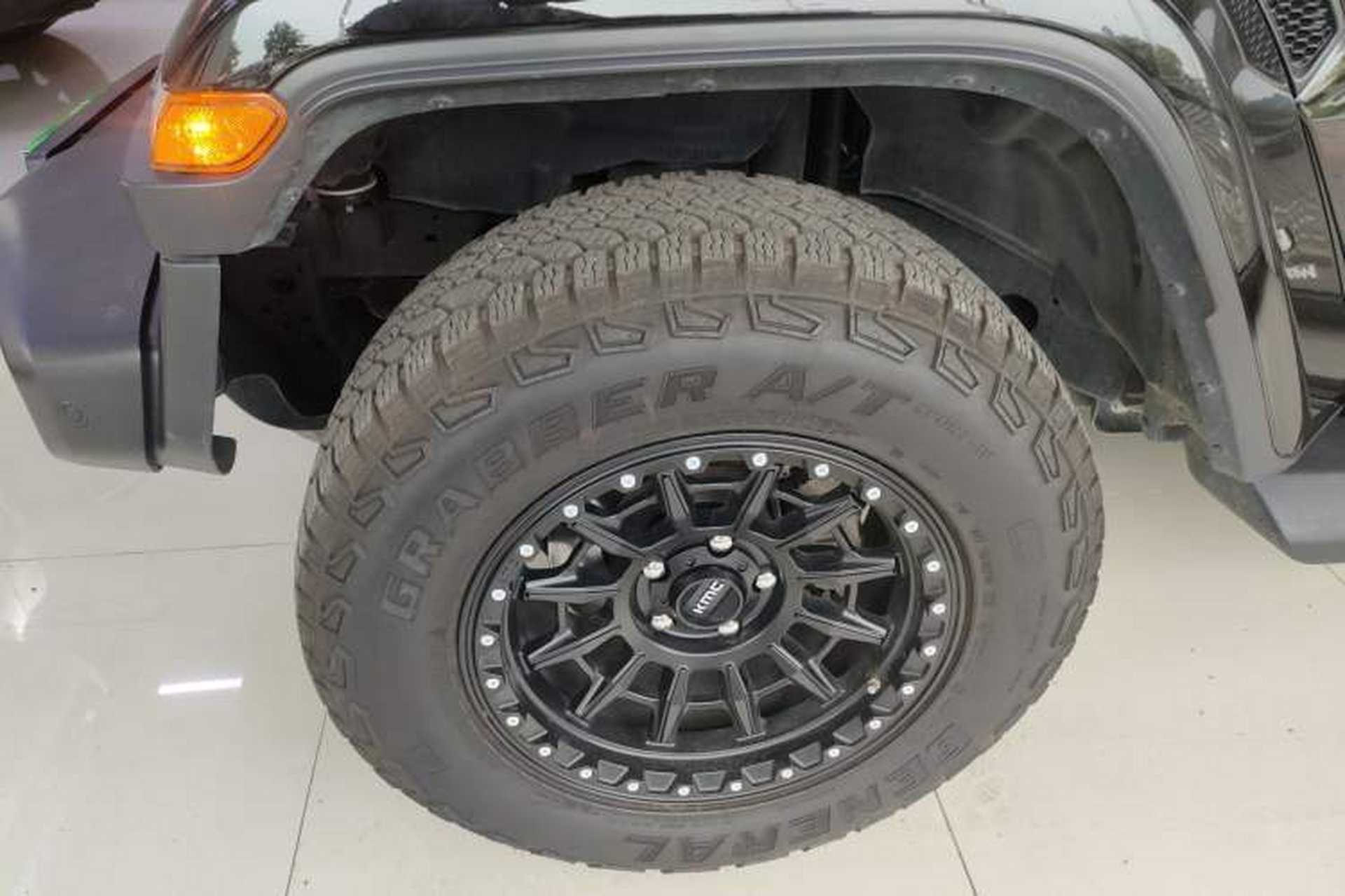 Used Jeep Wrangler 2024 2.0T Sahara Four-Door Edition Exterior 4