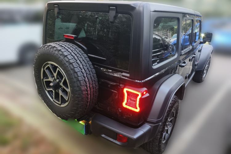 Used Jeep Wrangler 2024 2.0T Robin Hood Four-Door Edition Exterior 5