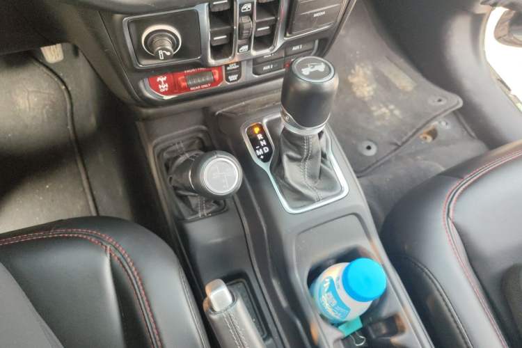 Used Jeep Wrangler 2024 2.0T Robin Hood Four-Door Edition Gear Lever