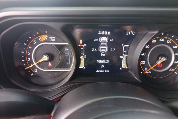 Used Jeep Wrangler 2024 2.0T Robin Hood Four-Door Edition Instrument Cluster