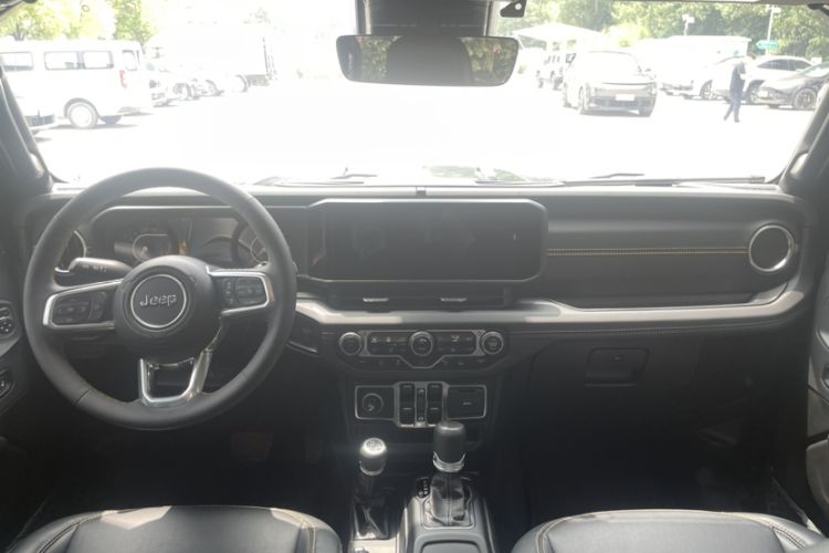 Used Jeep Wrangler 2024 2.0T Sahara Four-Door Edition Interior 1