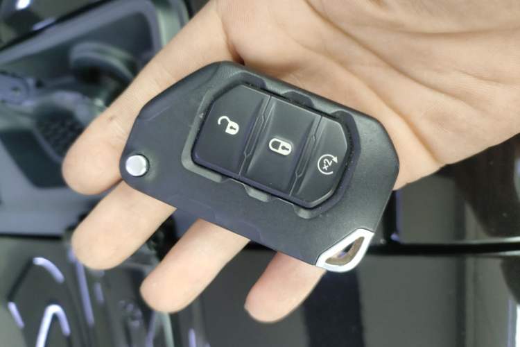 Used Jeep Wrangler 2024 2.0T Sahara Four-Door Edition Interior 1