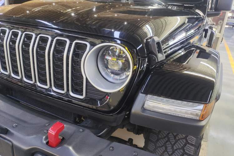 Used Jeep Wrangler 2024 2.0T Sahara Four-Door Edition Left Front Headlight