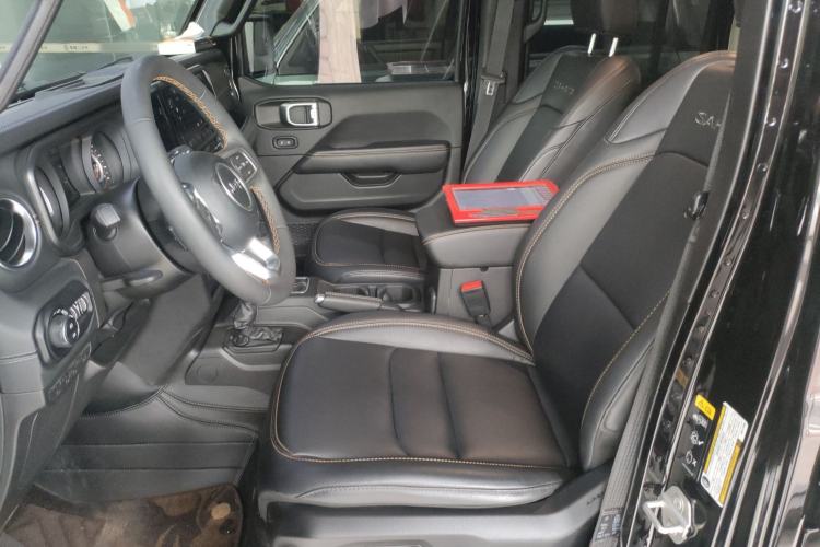 Used Jeep Wrangler 2024 2.0T Sahara Four-Door Edition Left Front Seat
