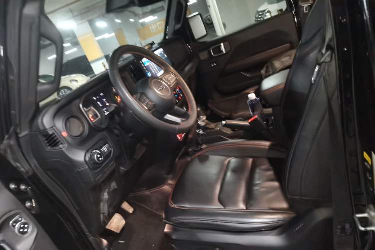 Used Jeep Wrangler 2024 2.0T Robin Hood Four-Door Edition Left Front Seat