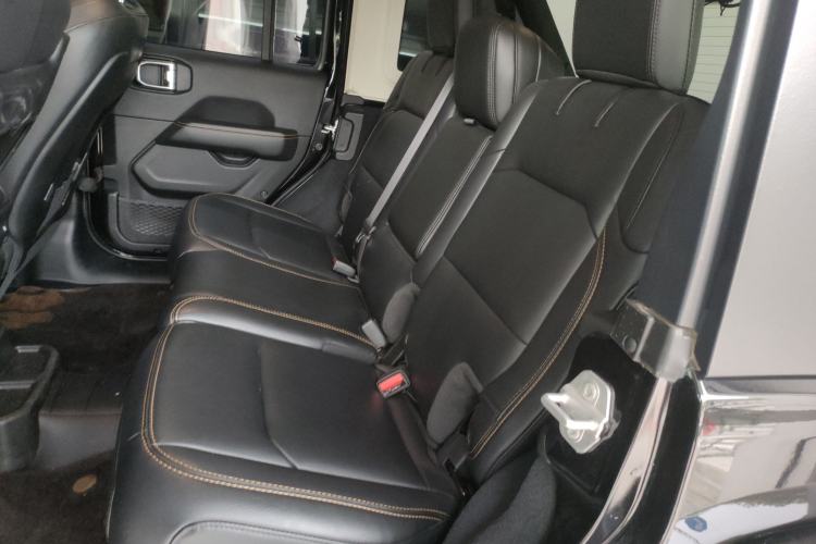 Used Jeep Wrangler 2024 2.0T Sahara Four-Door Edition Left Rear Seat