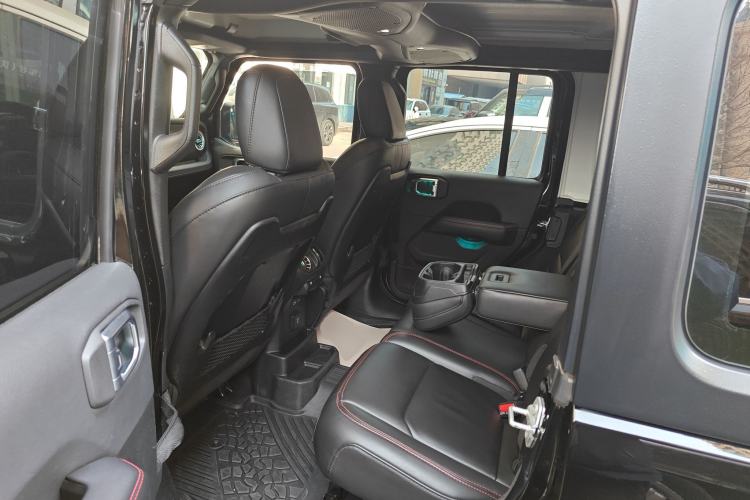 Used Jeep Wrangler 2024 2.0T Robin Hood Four-Door Edition Left Rear Seat