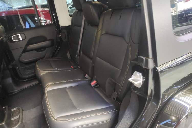 Used Jeep Wrangler 2024 2.0T Sahara Four-Door Edition Left Rear Seat