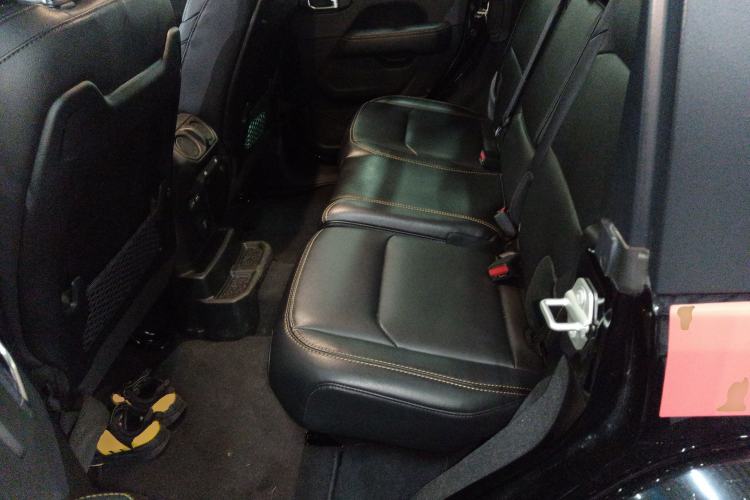 Used Jeep Wrangler 2024 2.0T Sahara Four-Door Edition Left Rear Seat