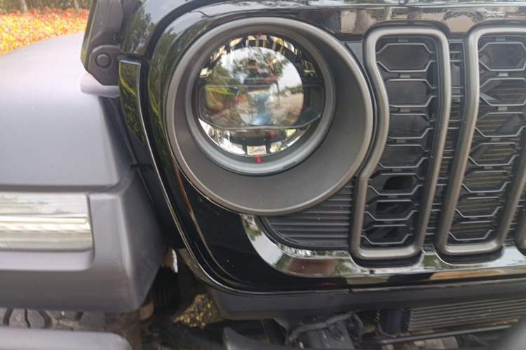 Used Jeep Wrangler 2024 2.0T Robin Hood Four-Door Edition Right Front Headlight
