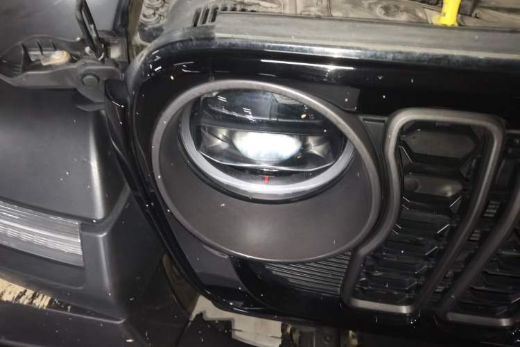Used Jeep Wrangler 2024 2.0T Robin Hood Four-Door Edition Right Front Headlight