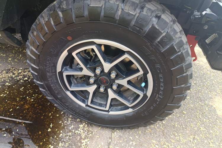 Used Jeep Wrangler 2024 2.0T Robin Hood Four-Door Edition Right Front Wheel Hub