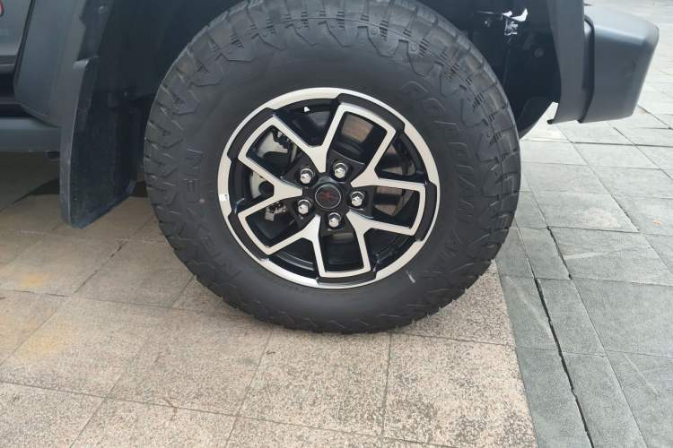 Used Jeep Wrangler 2024 2.0T Robin Hood Four-Door Edition Right Front Wheel Hub