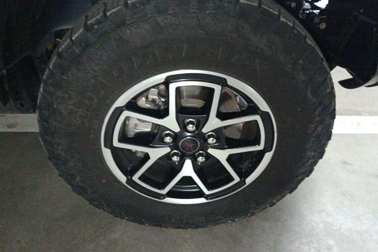 Used Jeep Wrangler 2024 2.0T Robin Hood Four-Door Edition Right Front Wheel Hub