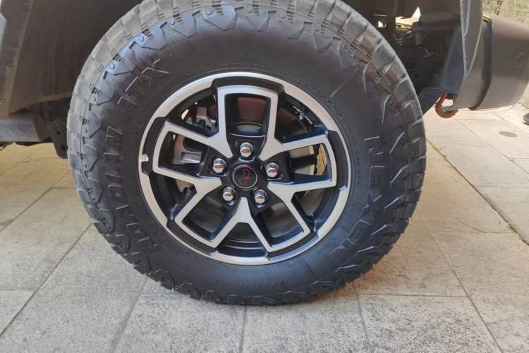 Used Jeep Wrangler 2024 2.0T Robin Hood Four-Door Edition Right Front Wheel Hub