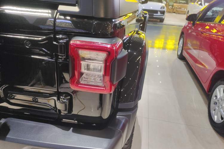 Used Jeep Wrangler 2024 2.0T Sahara Four-Door Edition Right Rear Taillight
